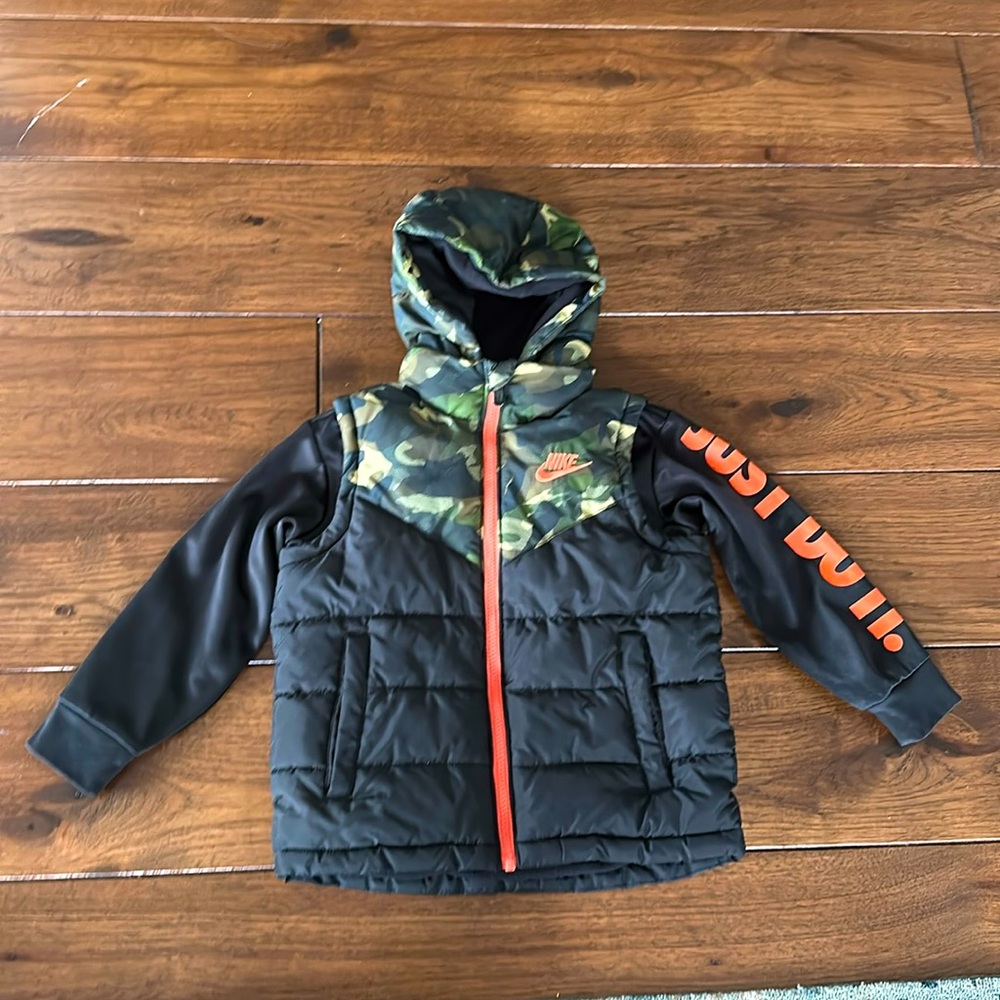 Nike Kid's Full-Zip Jacket Black.